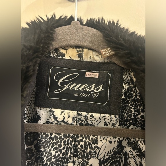 Guess Peacoat Women’s Medium Wool Blend Black Fuzzy Neck Winter - Picture 4 of 10
